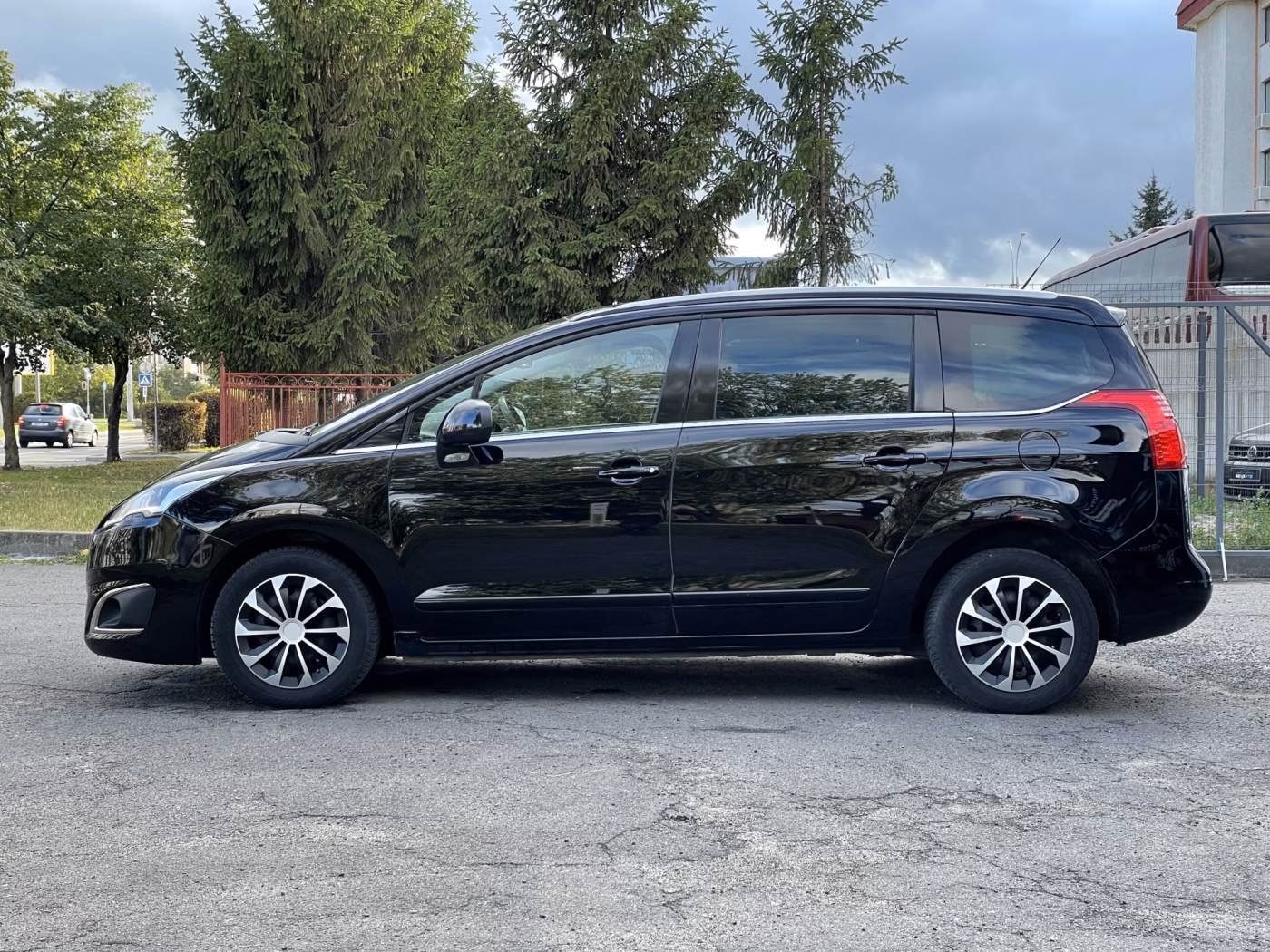 Peugeot 5008 фото 8