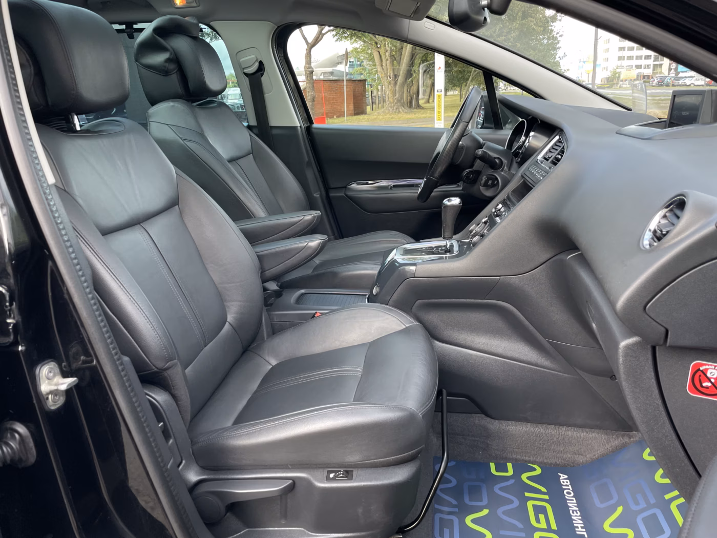 Peugeot 5008 фото 14