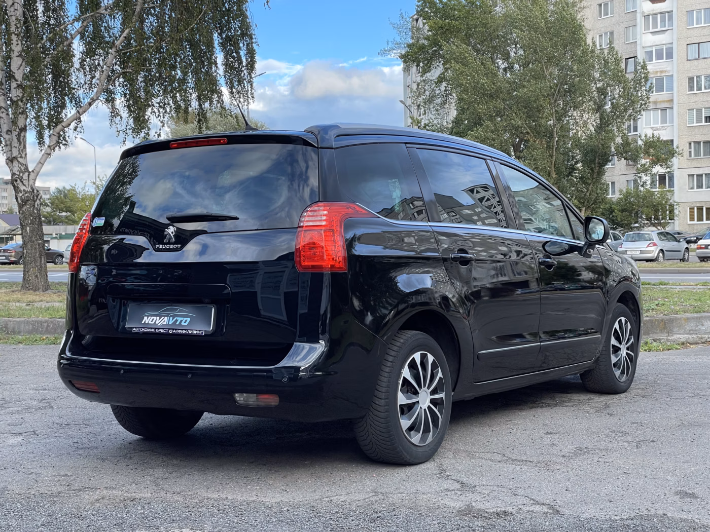 Peugeot 5008 фото 5