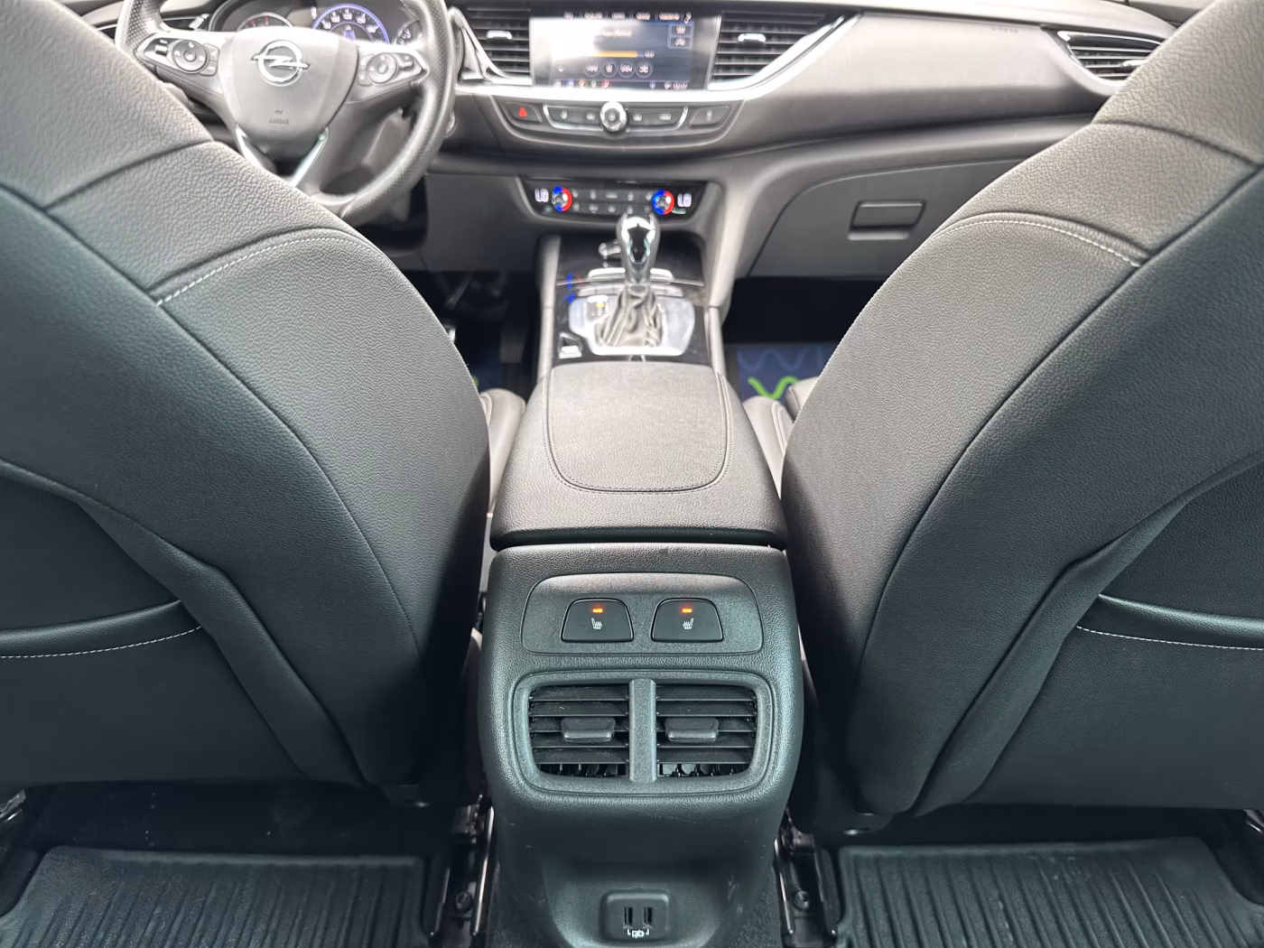 Opel Insignia фото 11