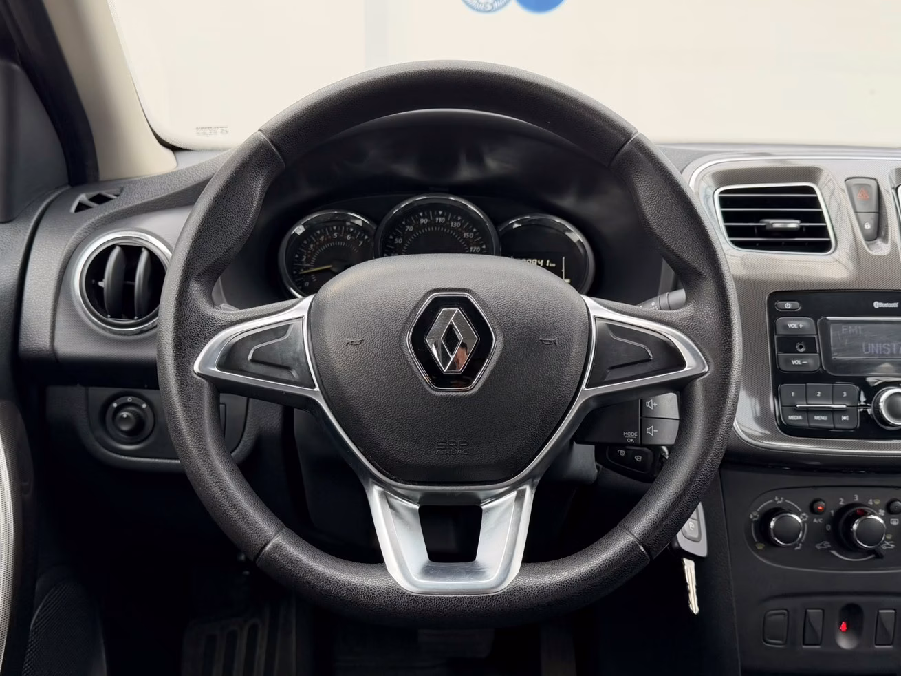 Renault Logan Stepway фото 13