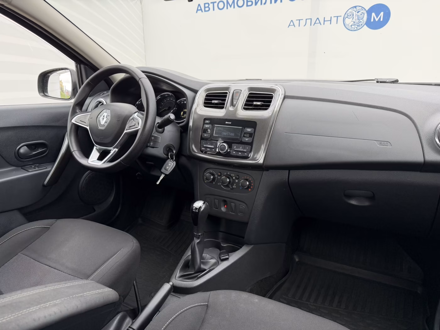 Renault Logan Stepway фото 9