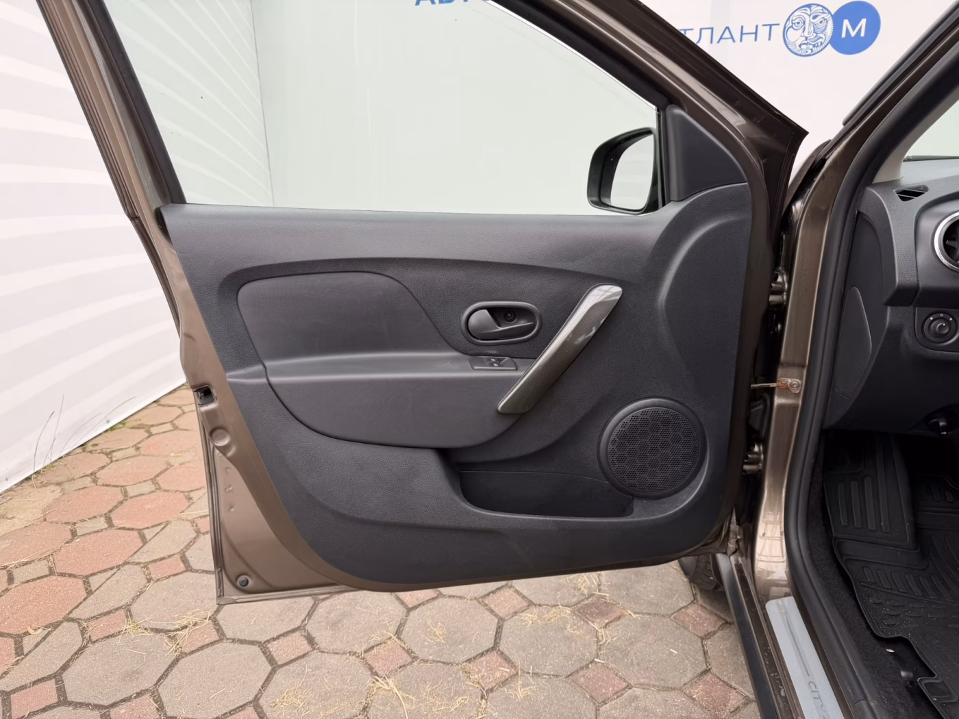 Renault Logan Stepway фото 15