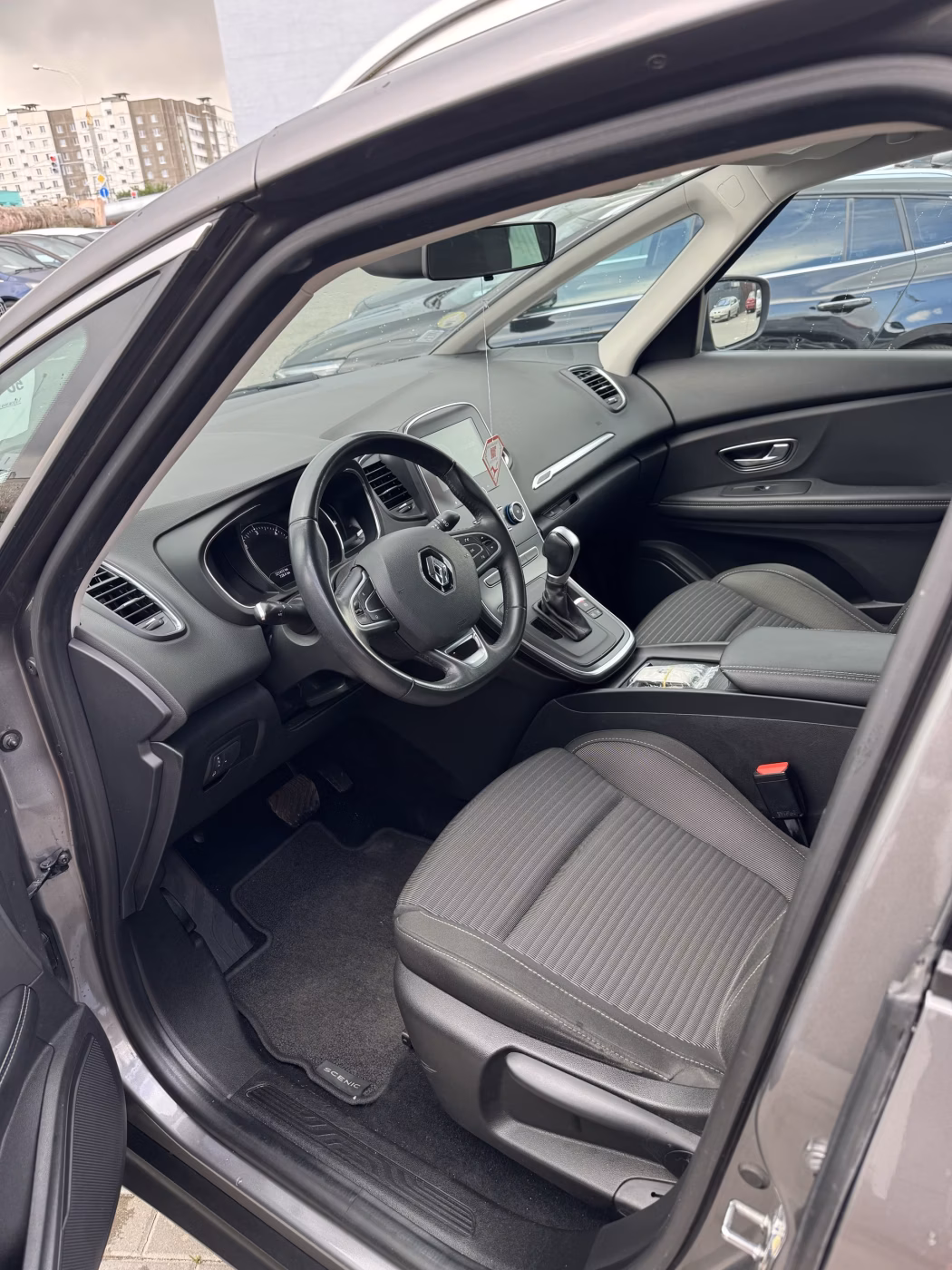 Renault Grand Scenic фото 9