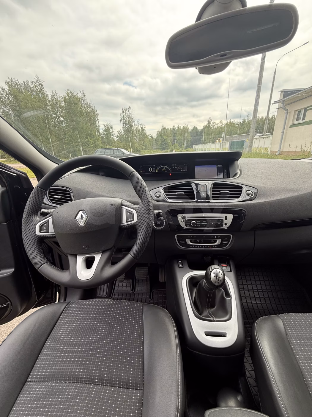 Renault Scenic фото 10
