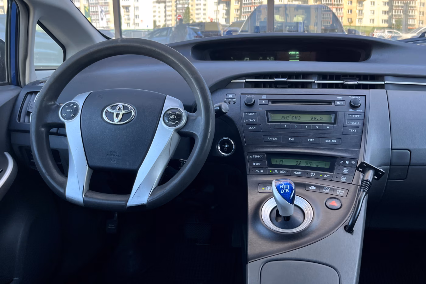 Toyota Prius фото 10
