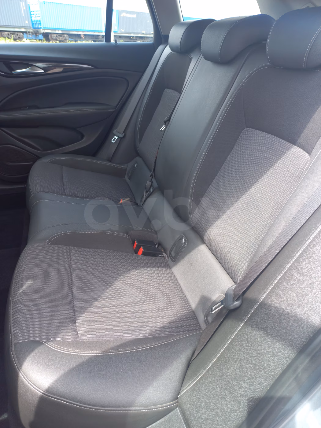 Opel Insignia фото 9
