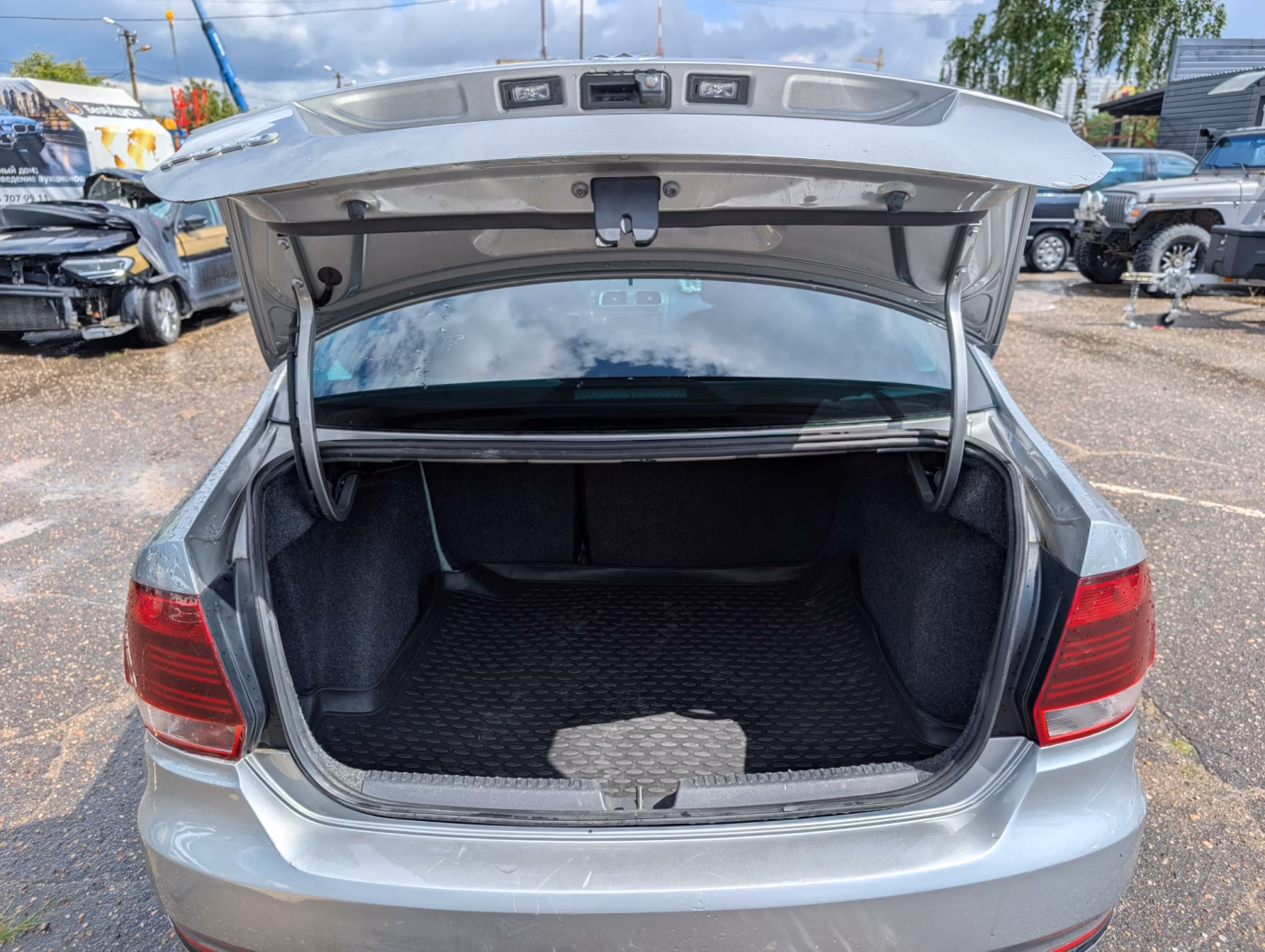 Volkswagen Polo Sedan фото 23