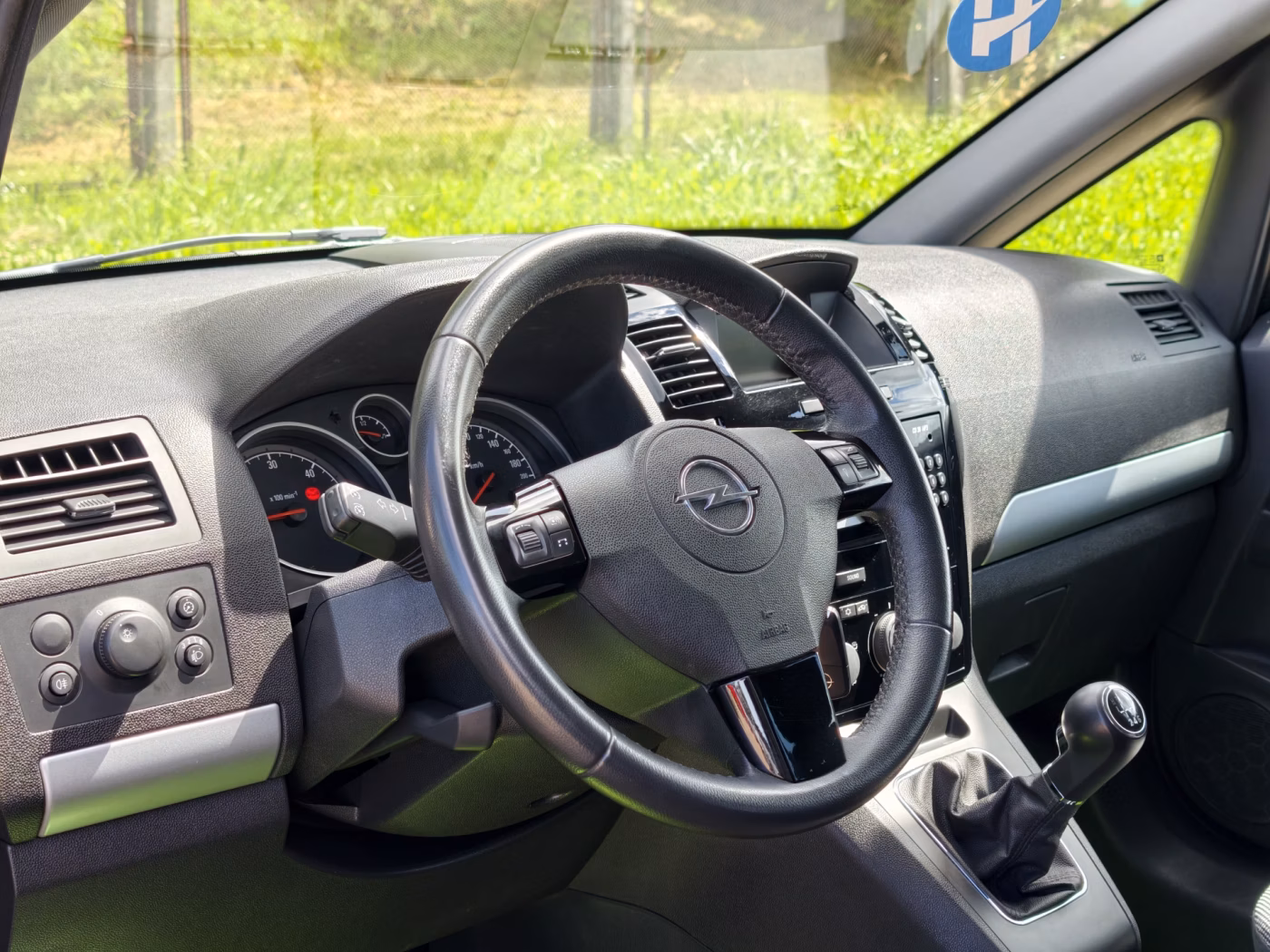 Opel Zafira фото 9