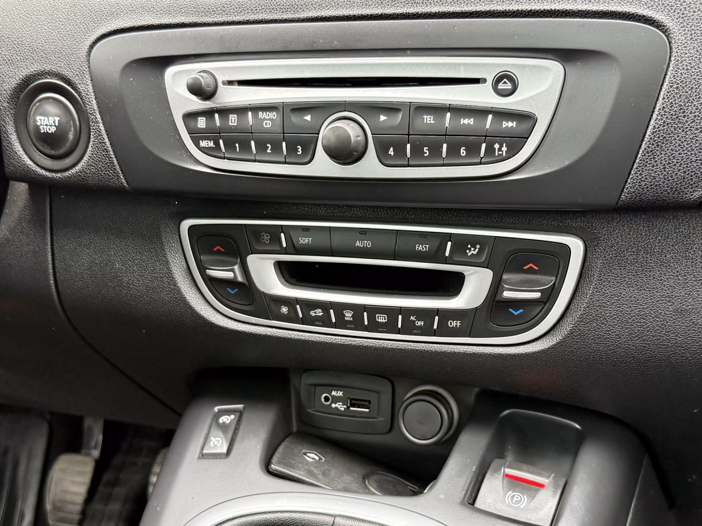 Renault Grand Scenic фото 16
