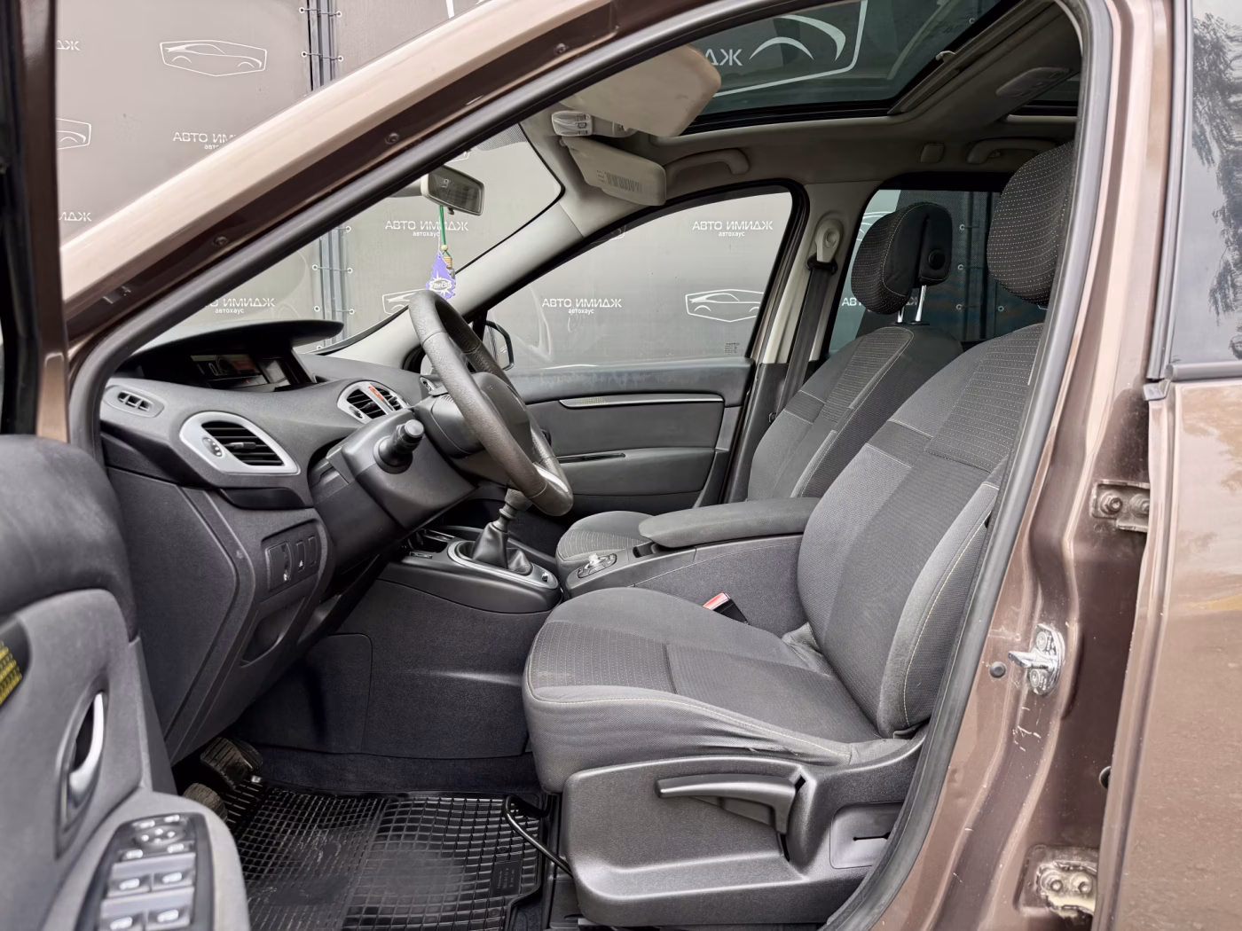 Renault Grand Scenic фото 12