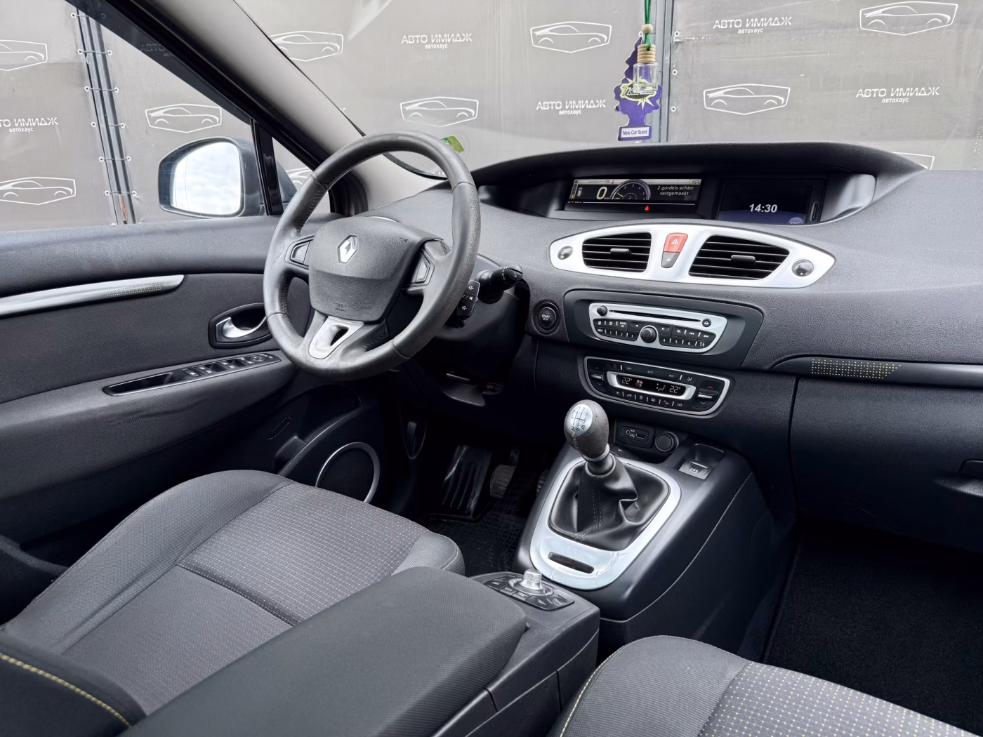 Renault Grand Scenic фото 11