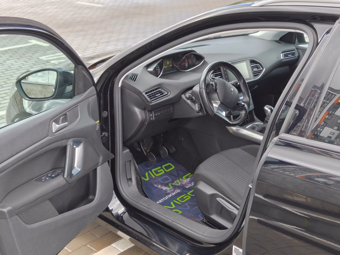 Peugeot 308 фото 11