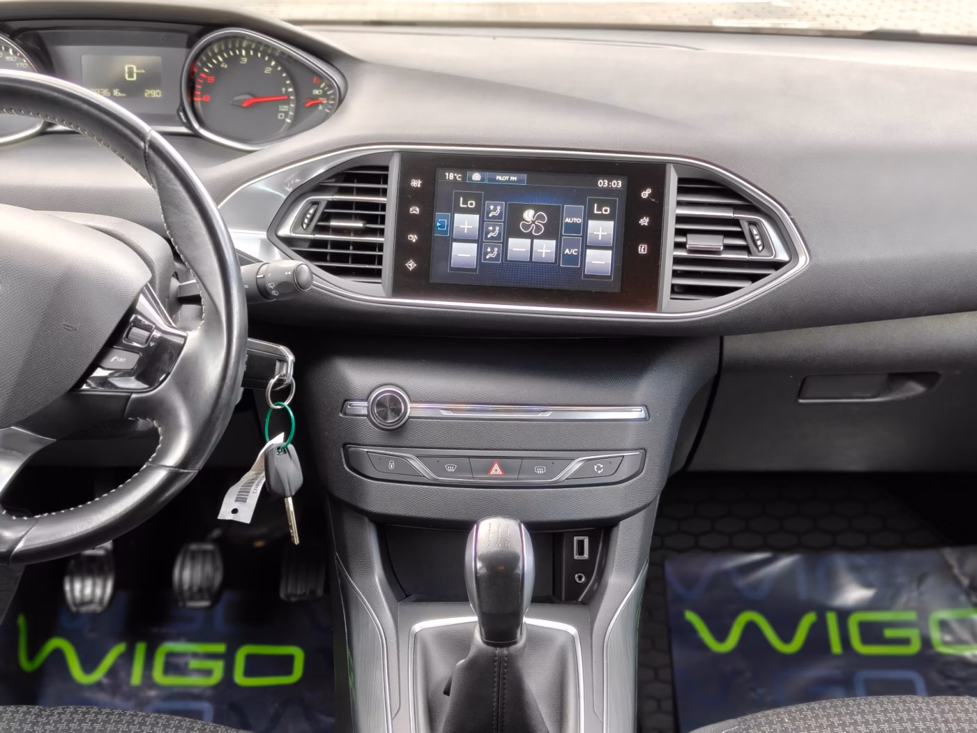 Peugeot 308 фото 10