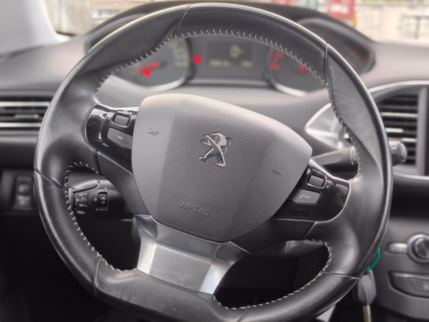 Peugeot 308 фото 9