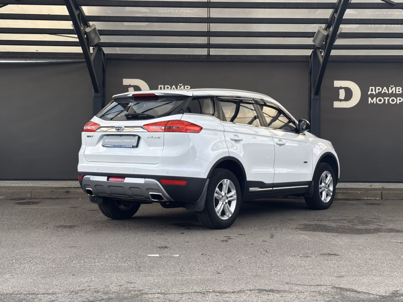 Geely Atlas фото 5