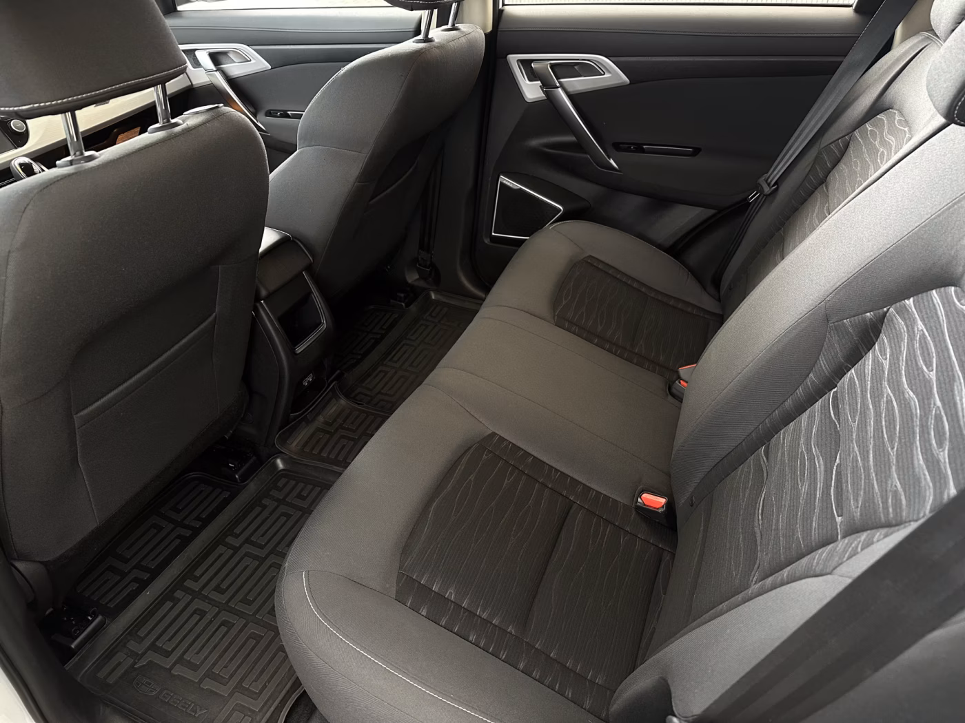Geely Atlas фото 14