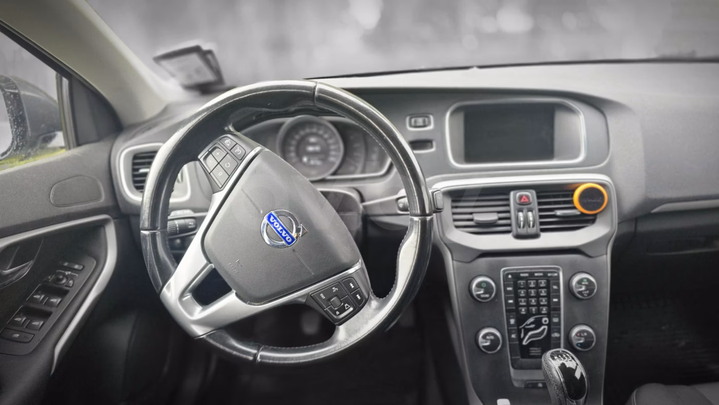 Volvo V40 фото 2
