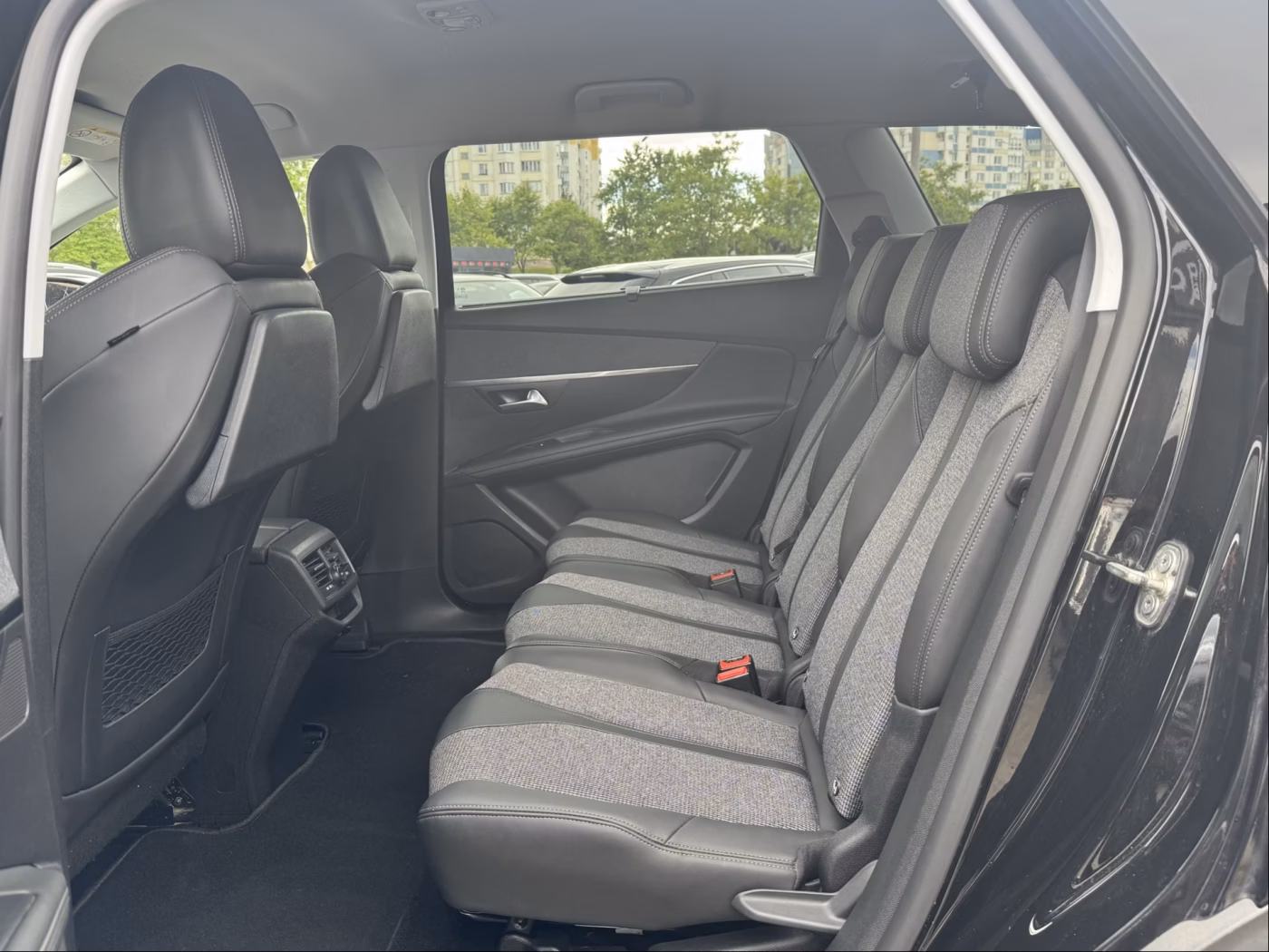 Peugeot 5008 фото 12