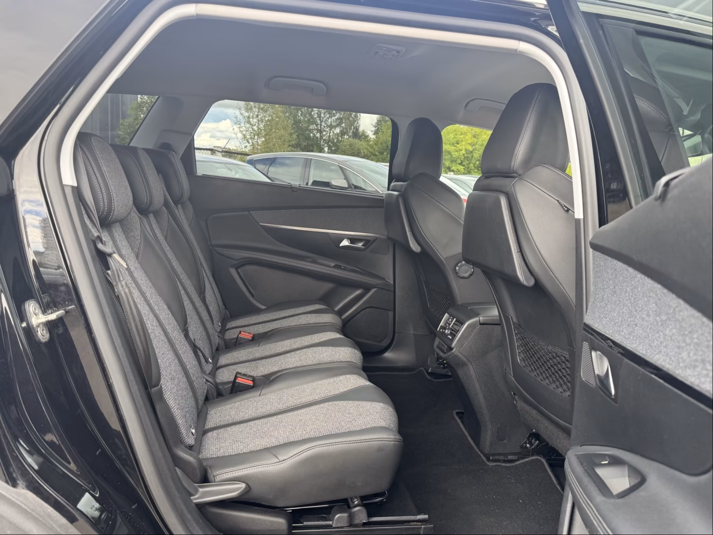 Peugeot 5008 фото 16