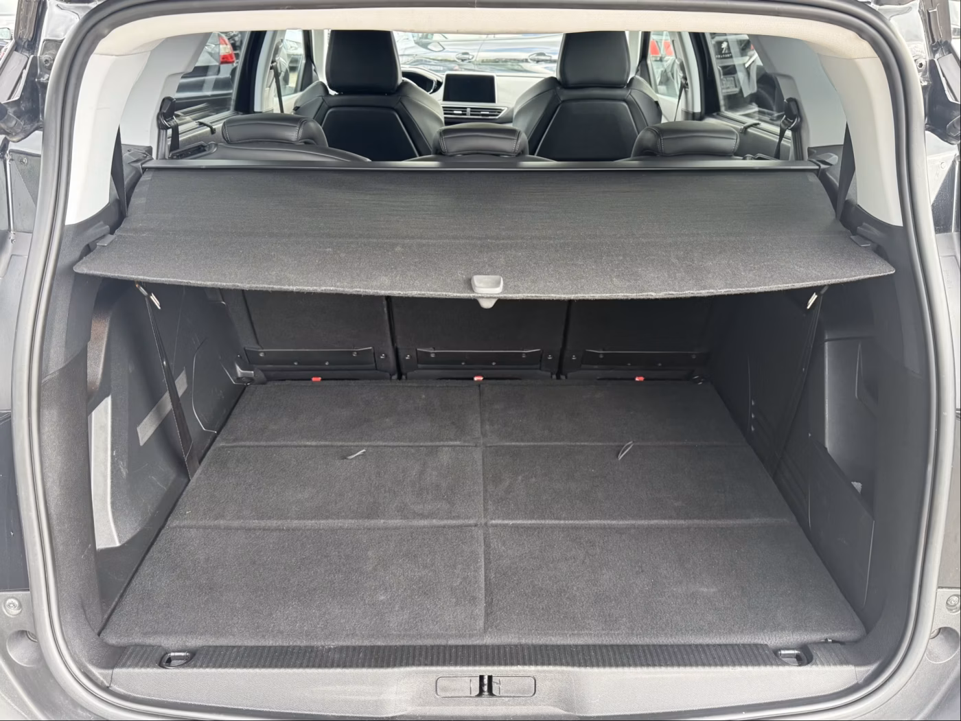 Peugeot 5008 фото 14
