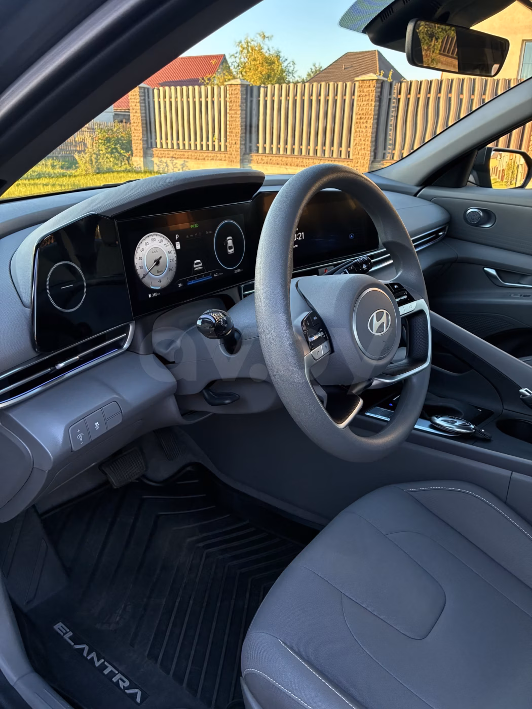 Hyundai Elantra фото 9