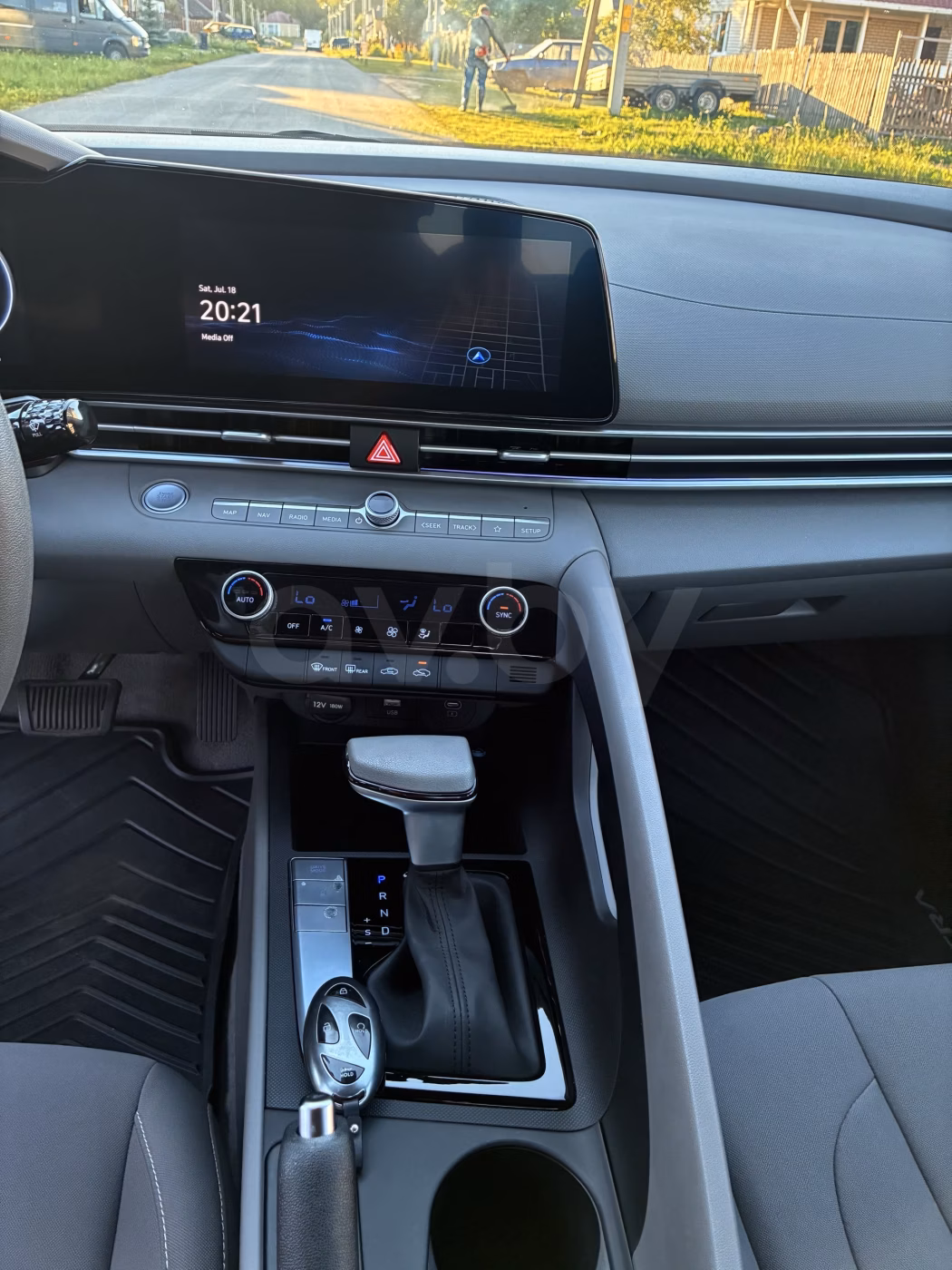 Hyundai Elantra фото 12