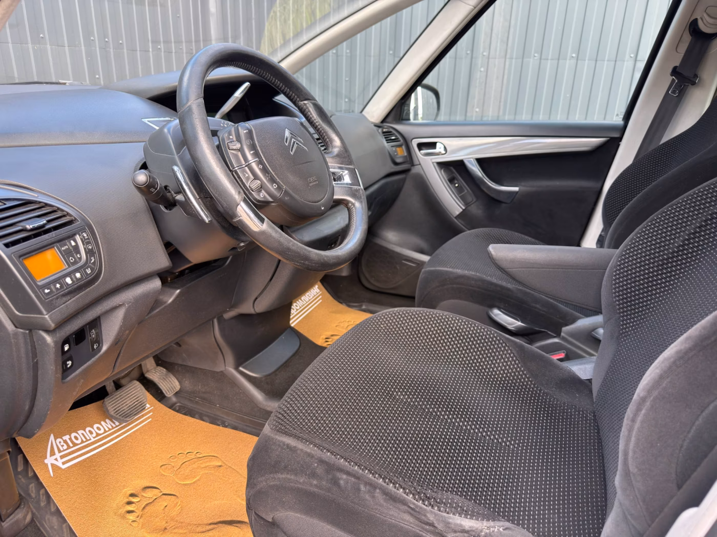Citroen C4 Picasso фото 9