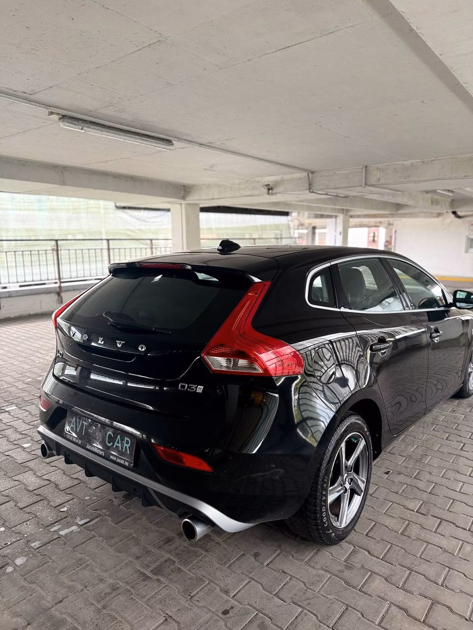 Volvo V40 фото 7
