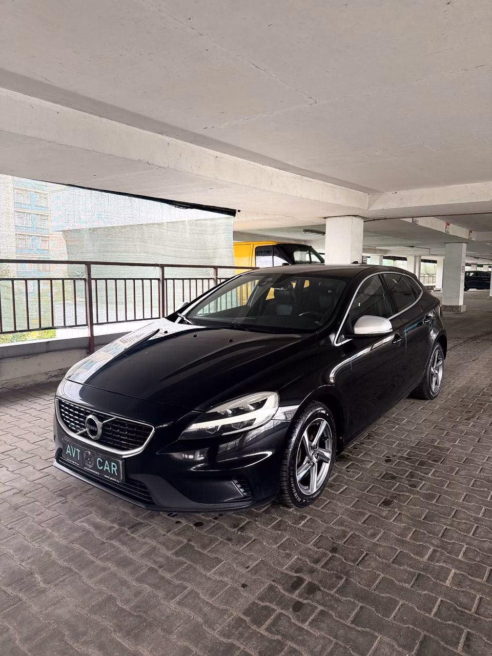 Volvo V40 фото 2
