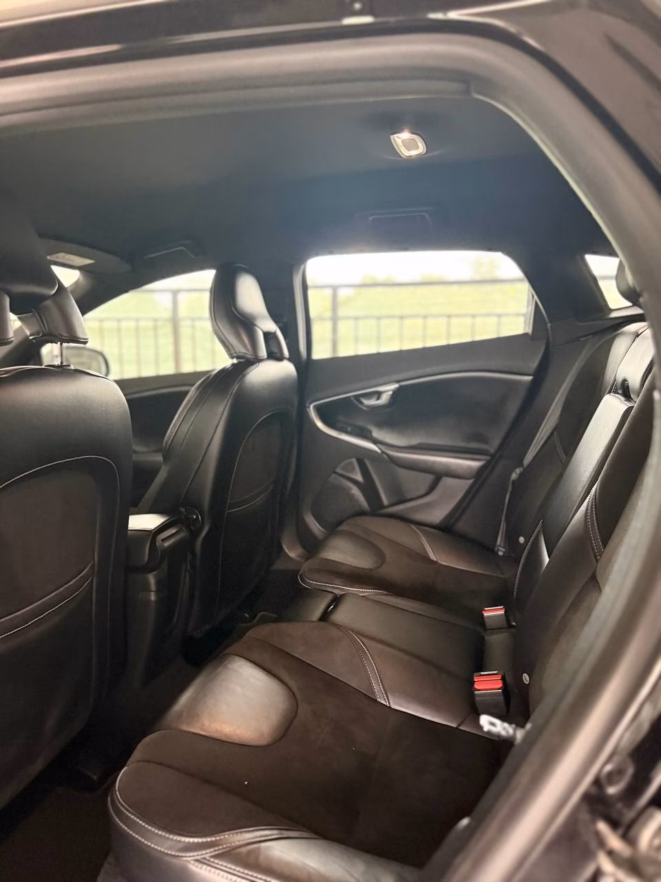 Volvo V40 фото 12
