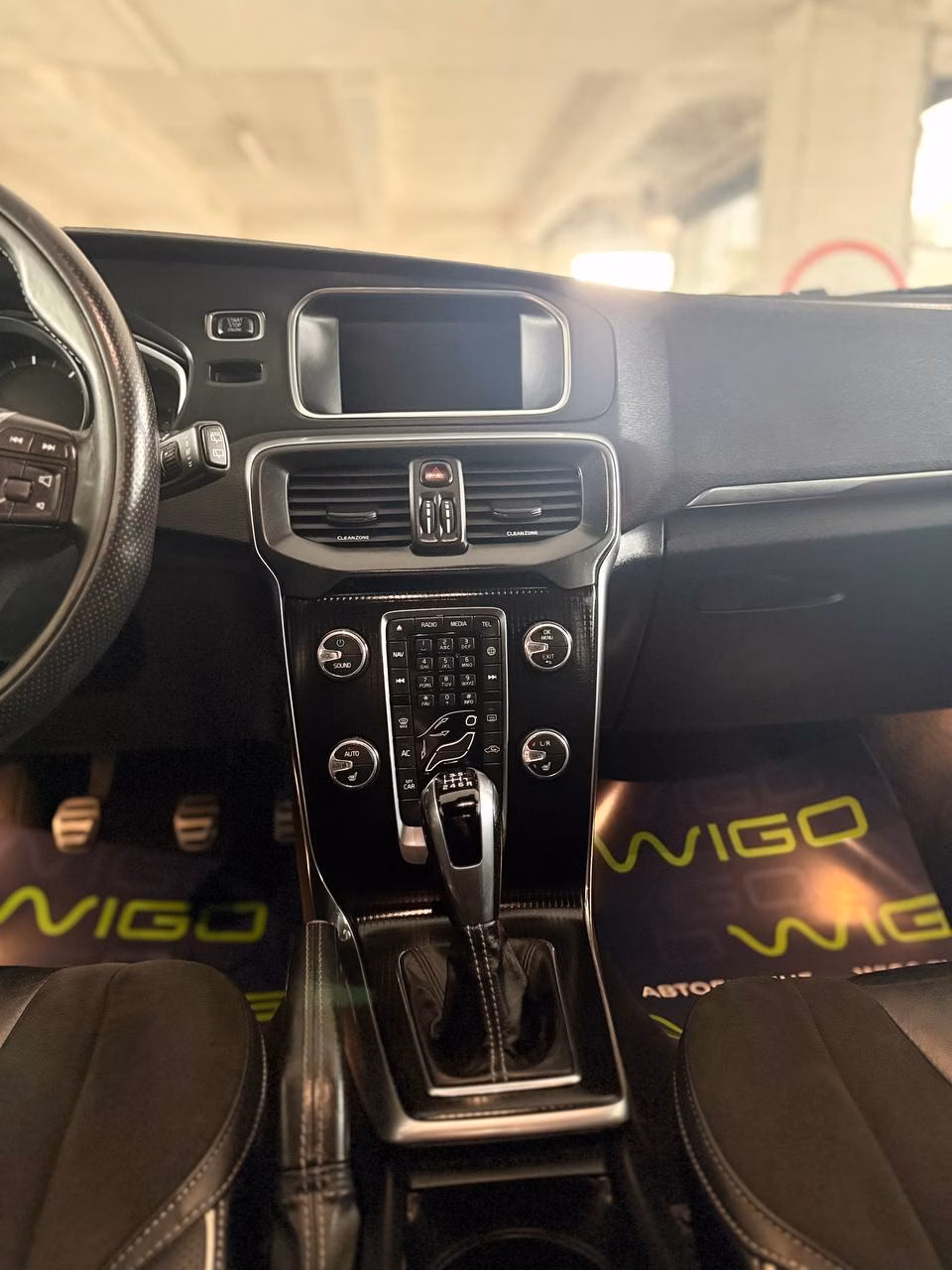 Volvo V40 фото 13