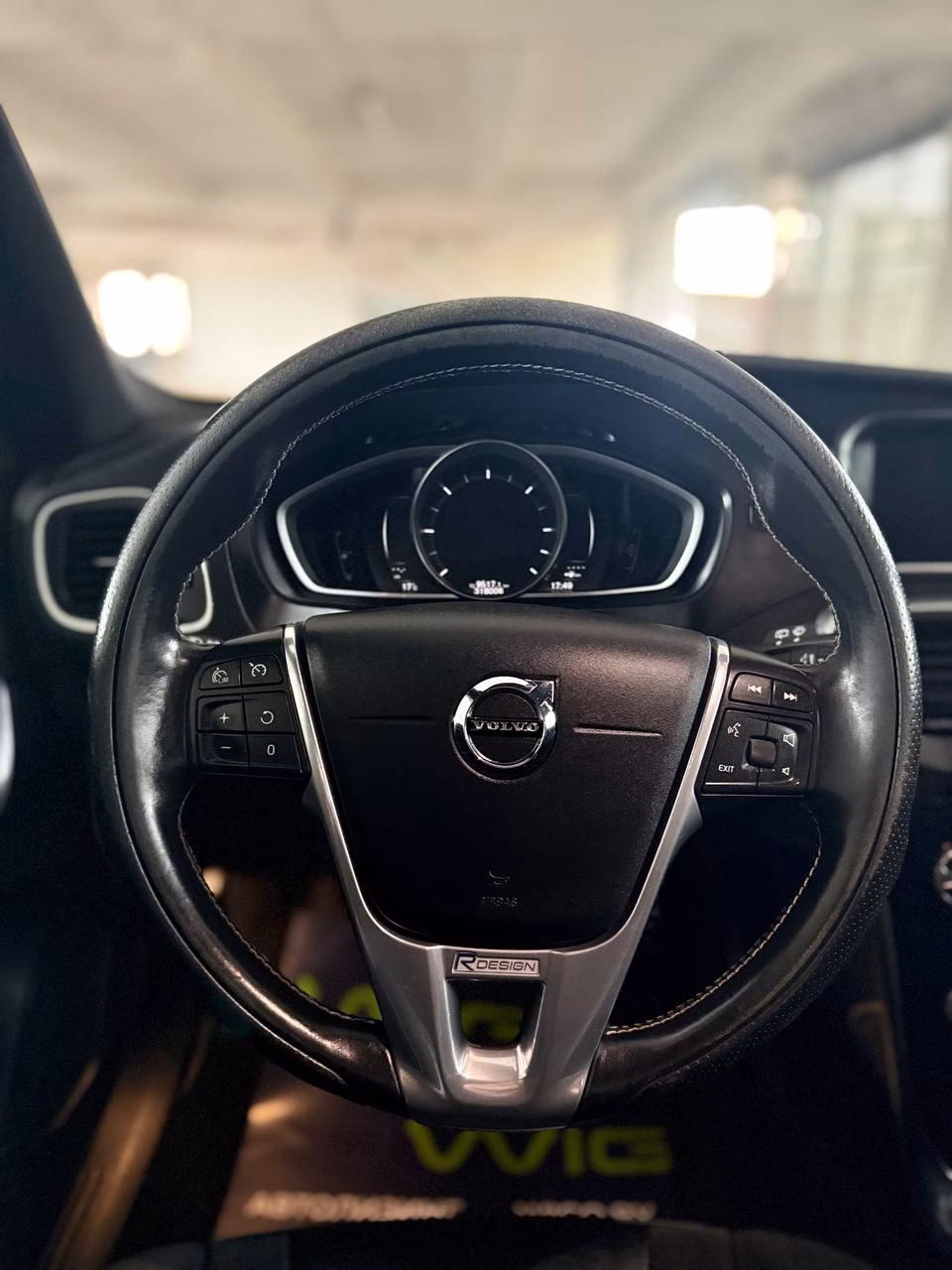 Volvo V40 фото 15