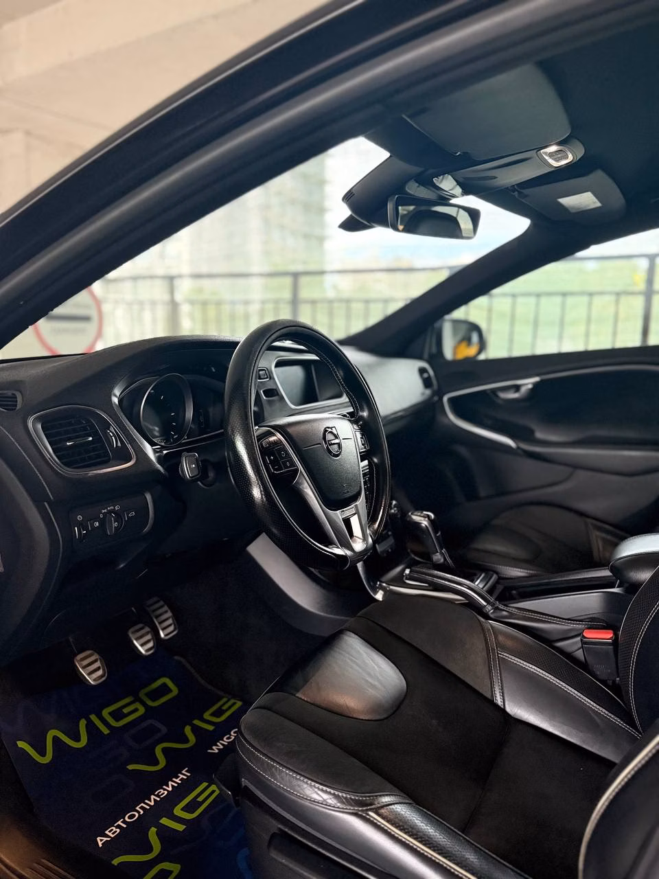 Volvo V40 фото 11