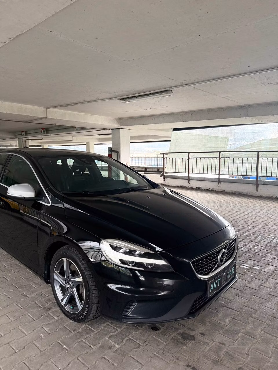 Volvo V40 фото 9