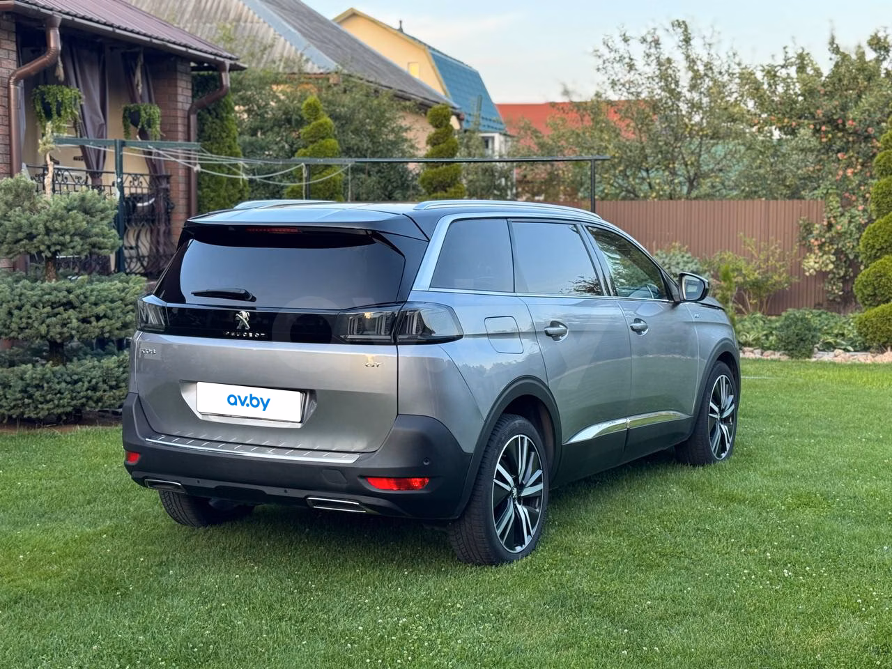 Peugeot 5008 фото 3