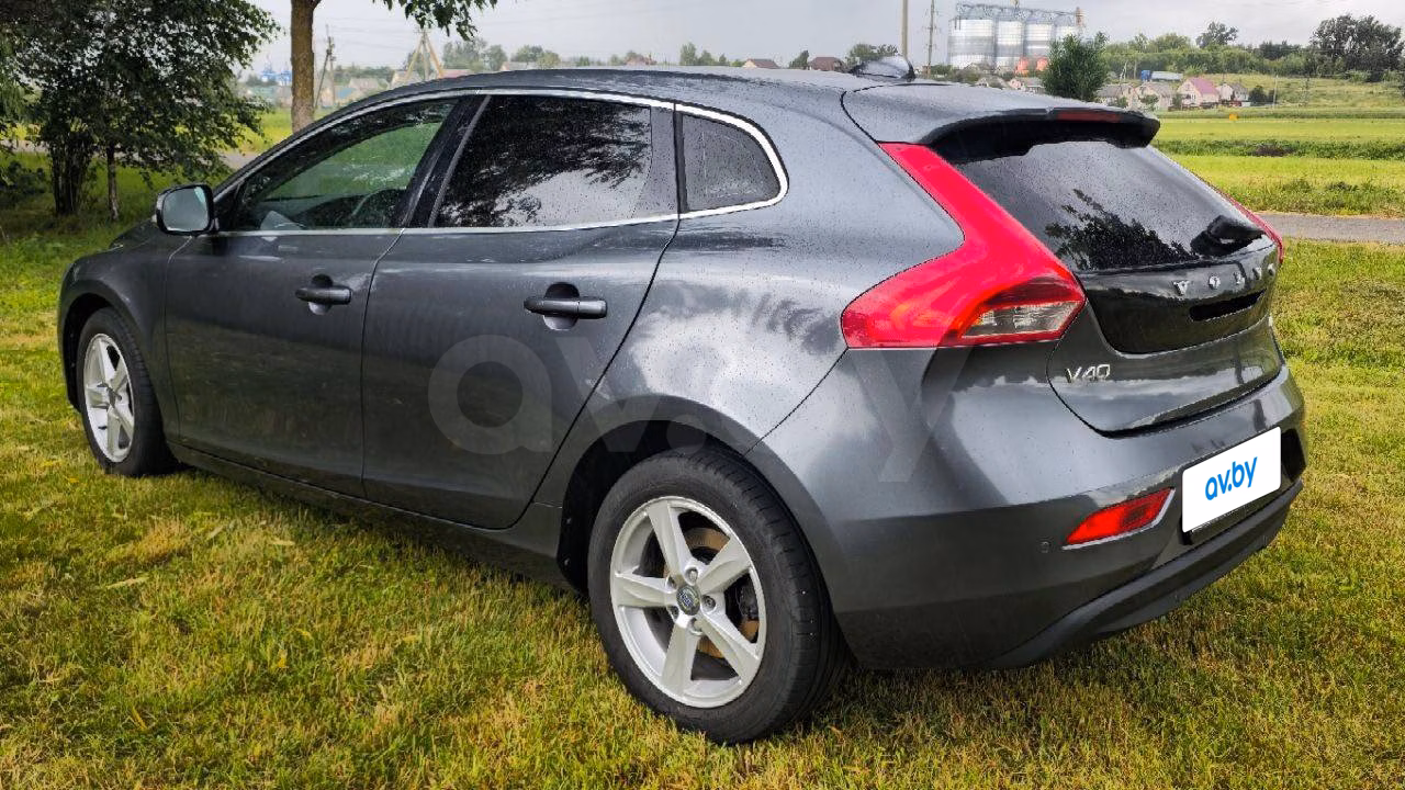 Volvo V40 фото 7