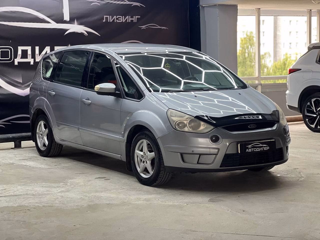 Ford S-MAX фото 3