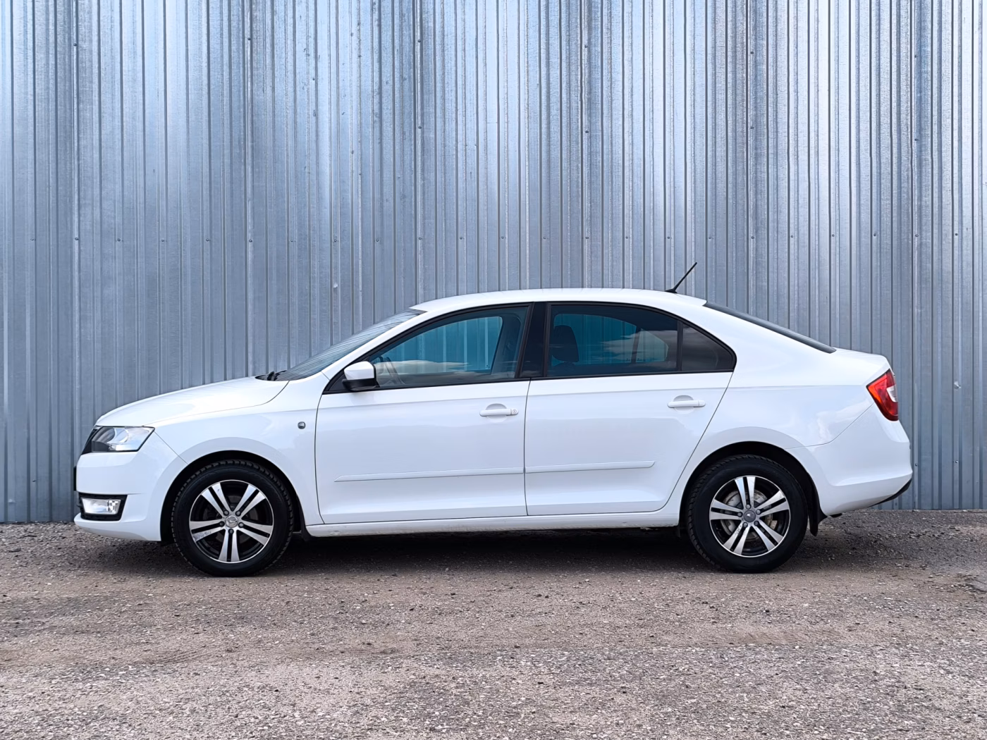 Skoda Rapid фото 4