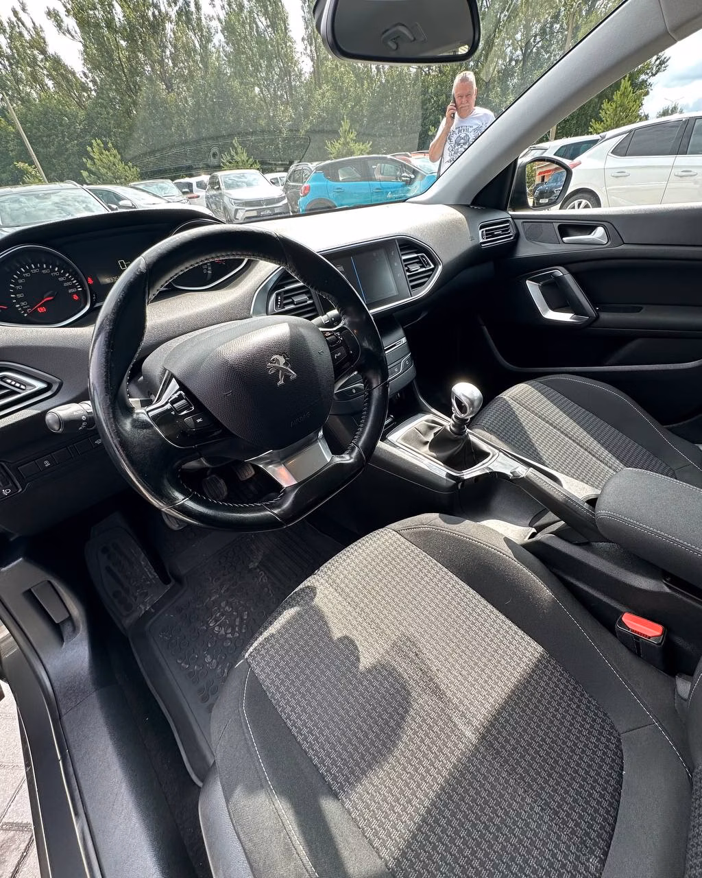 Peugeot 308 фото 9
