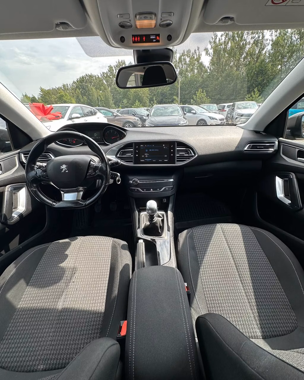 Peugeot 308 фото 11