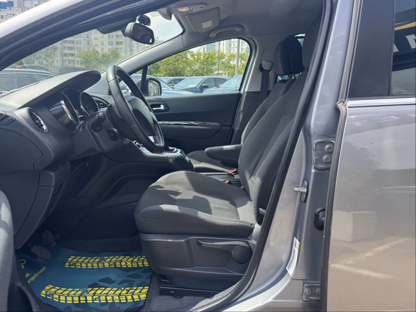 Peugeot 5008 фото 10