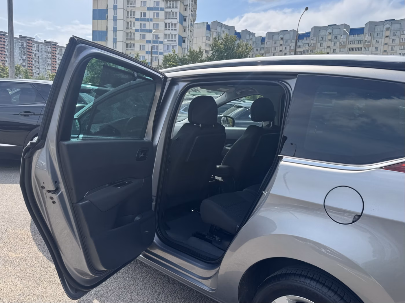 Peugeot 5008 фото 11