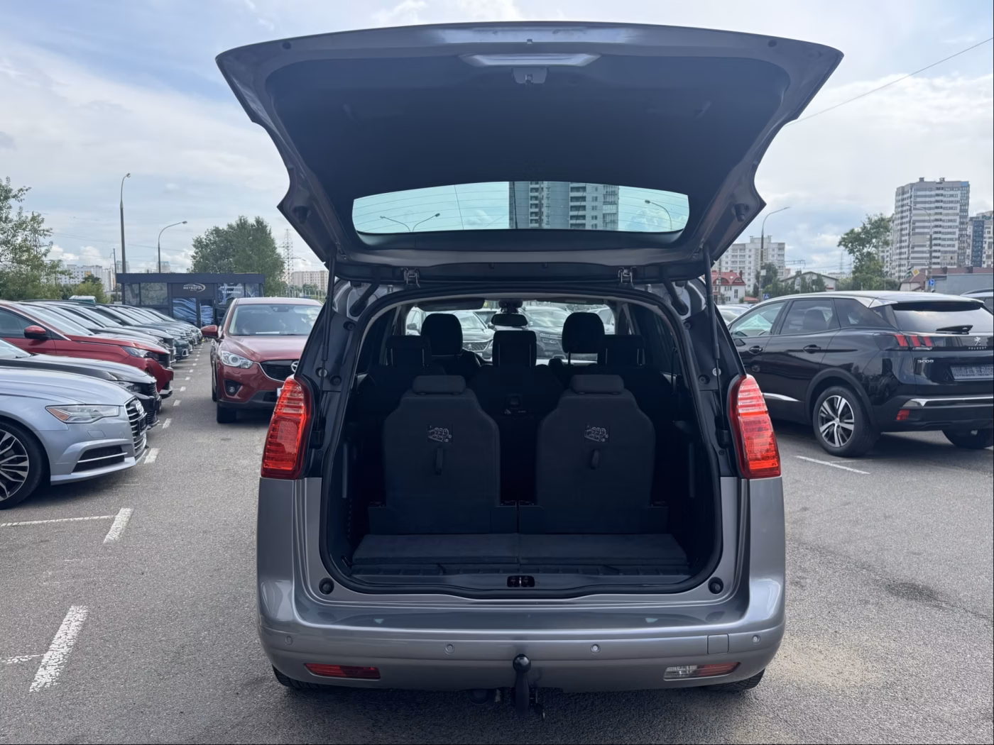 Peugeot 5008 фото 13