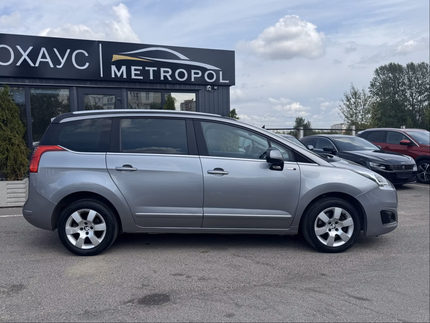 Peugeot 5008 фото 8