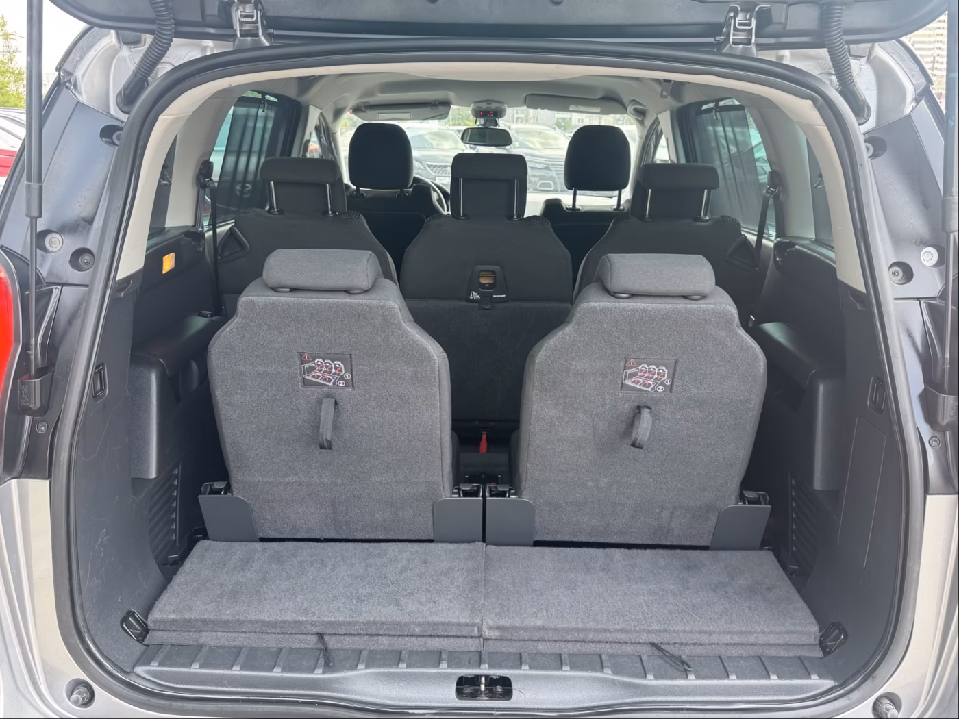 Peugeot 5008 фото 15
