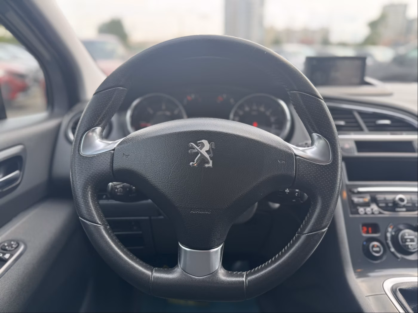 Peugeot 5008 фото 25