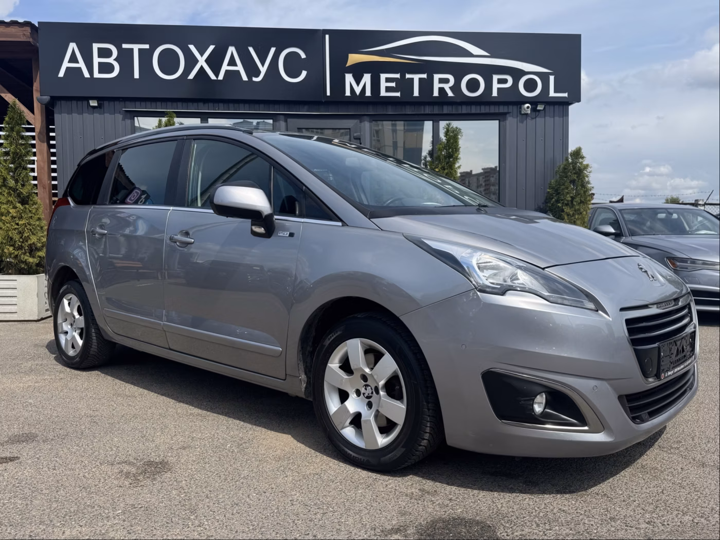 Peugeot 5008 фото 2
