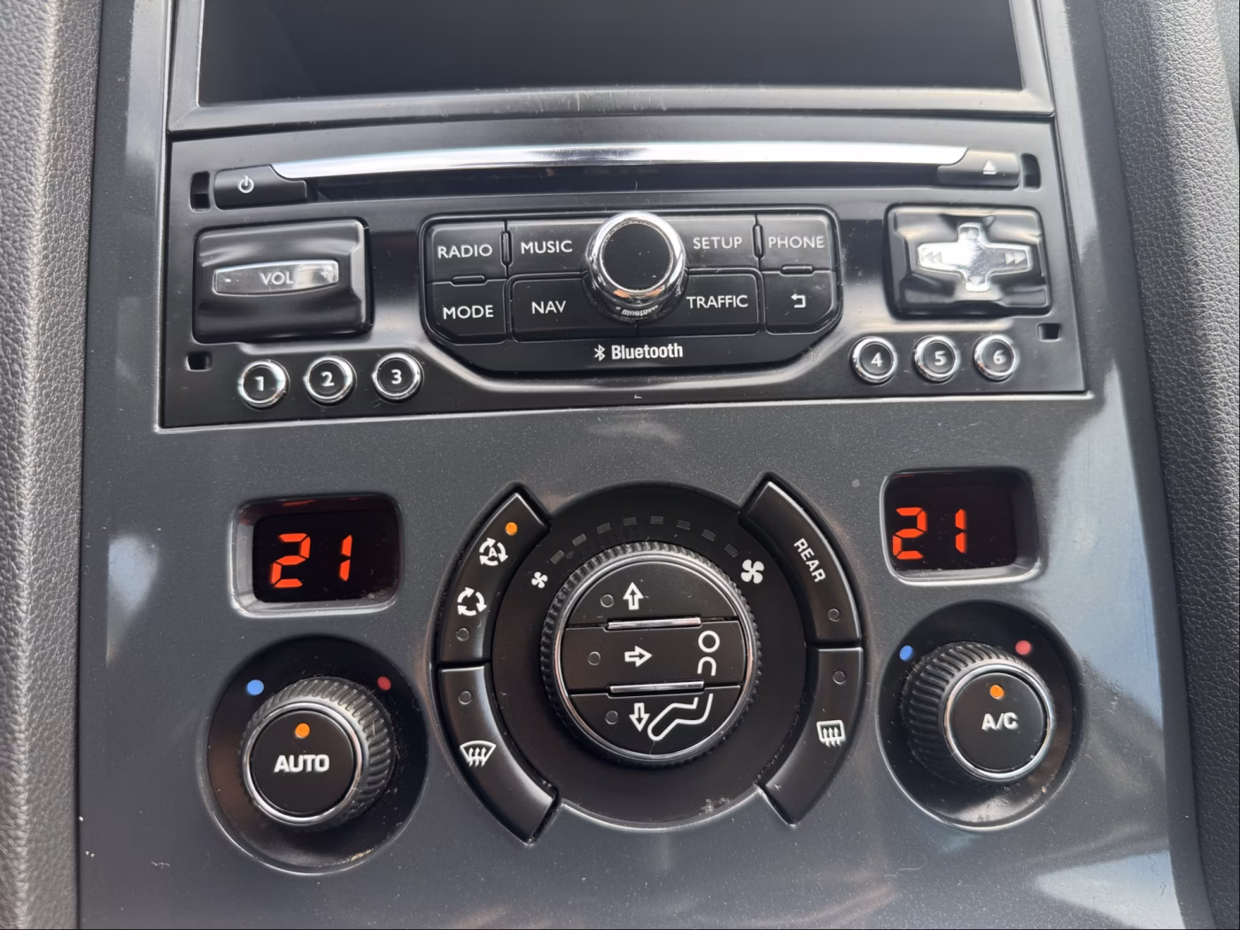 Peugeot 5008 фото 28