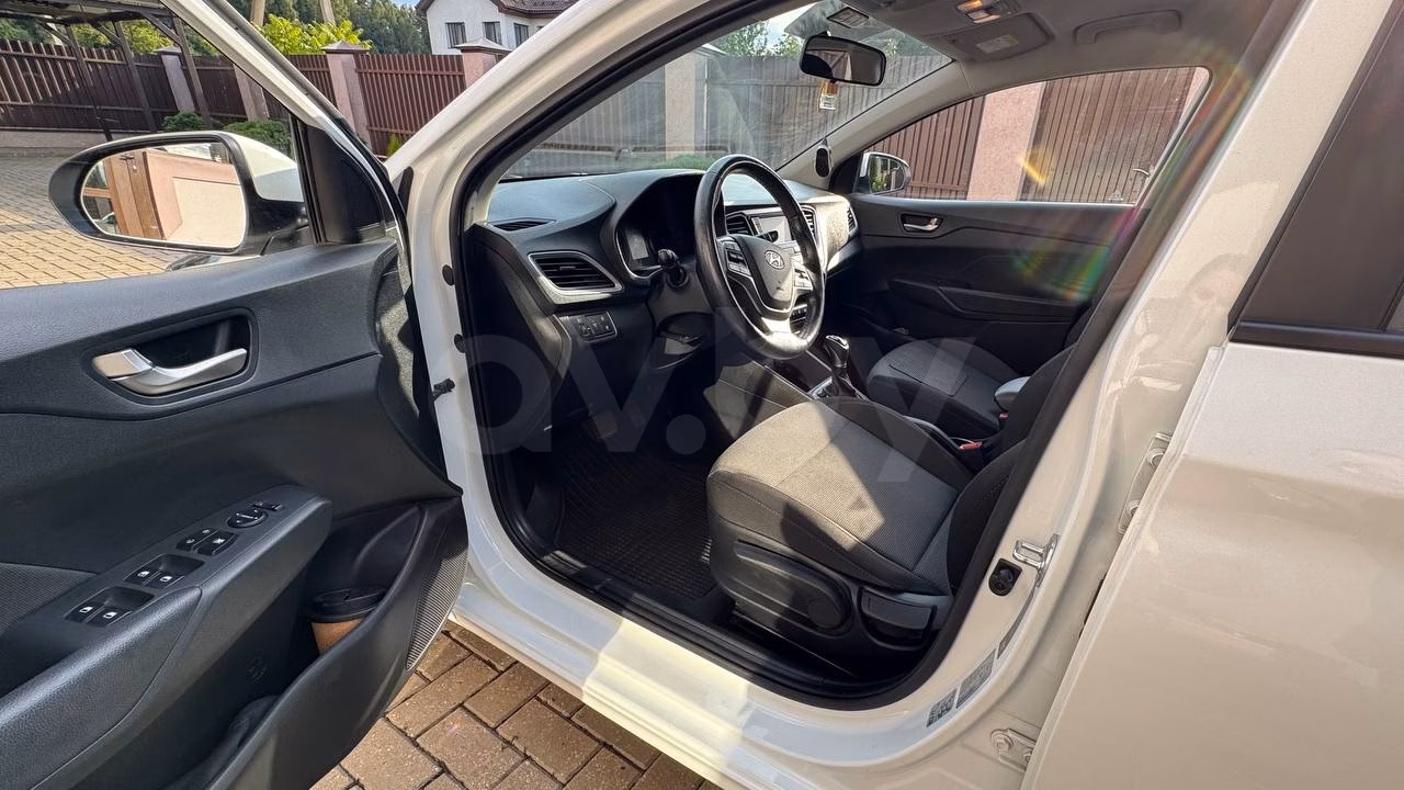 Hyundai Accent фото 16